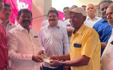 టంగుటూరు మండలం పొందూరులో ఎన్టీఆర్ భరోసా పింఛన్ల పంపిణీ కార్యక్రమంలో పాల్గొన్న మంత్రి డా.స్వామి