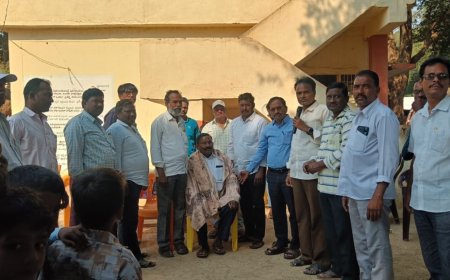 పాఠశాలకు క్రికెట్ కిట్& కుర్చీలు అందజేత