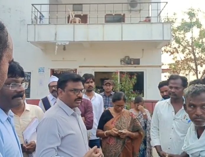 పారిశుద్ధ్యం, త్రాగునీటి పథకాల నిర్వహణలో నిర్లక్ష్యం వహిస్తే కఠిన శిక్షలు తప్పవు కలెక్టర్ ..